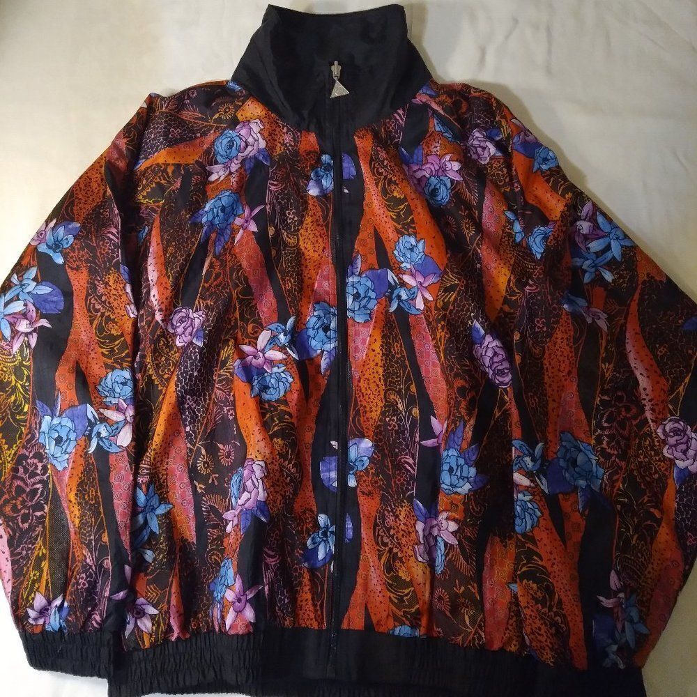 VTG Casual Isle Floral Abstract Pattern Windbreake